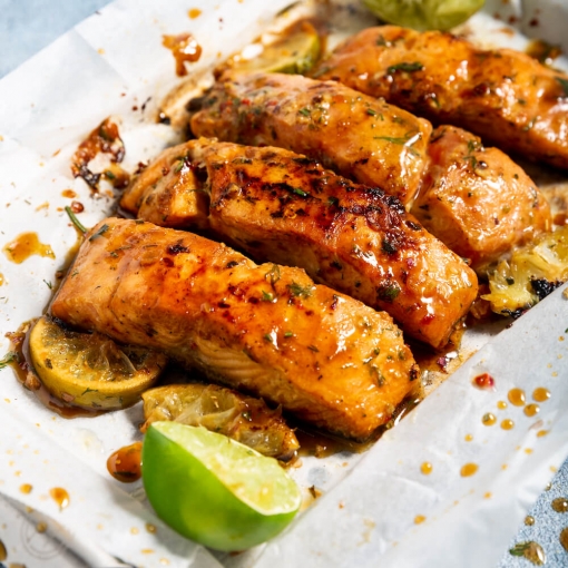 Salmón en freidora de aire con arroz basmati